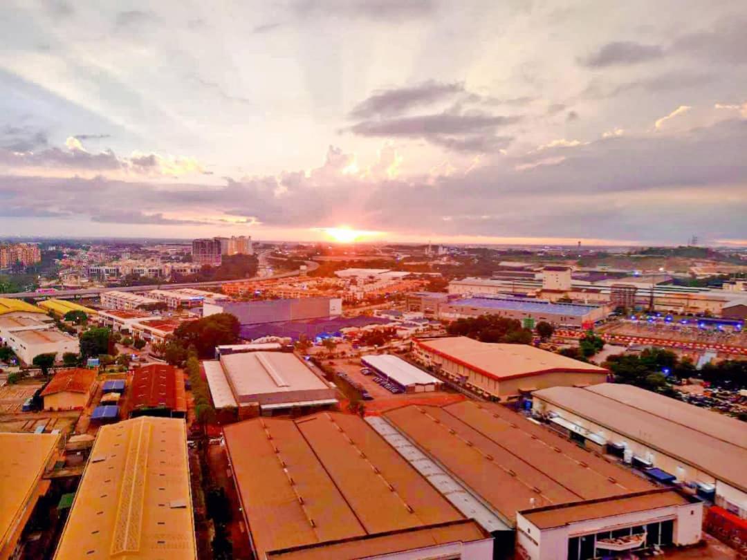 Hostahome Suites At I-City, Central Mall Shah Alam Ngoại thất bức ảnh
